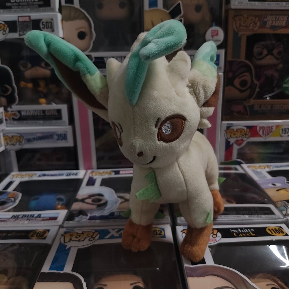 Pokemon Center 2018 Leafeon Standing Plush NWT